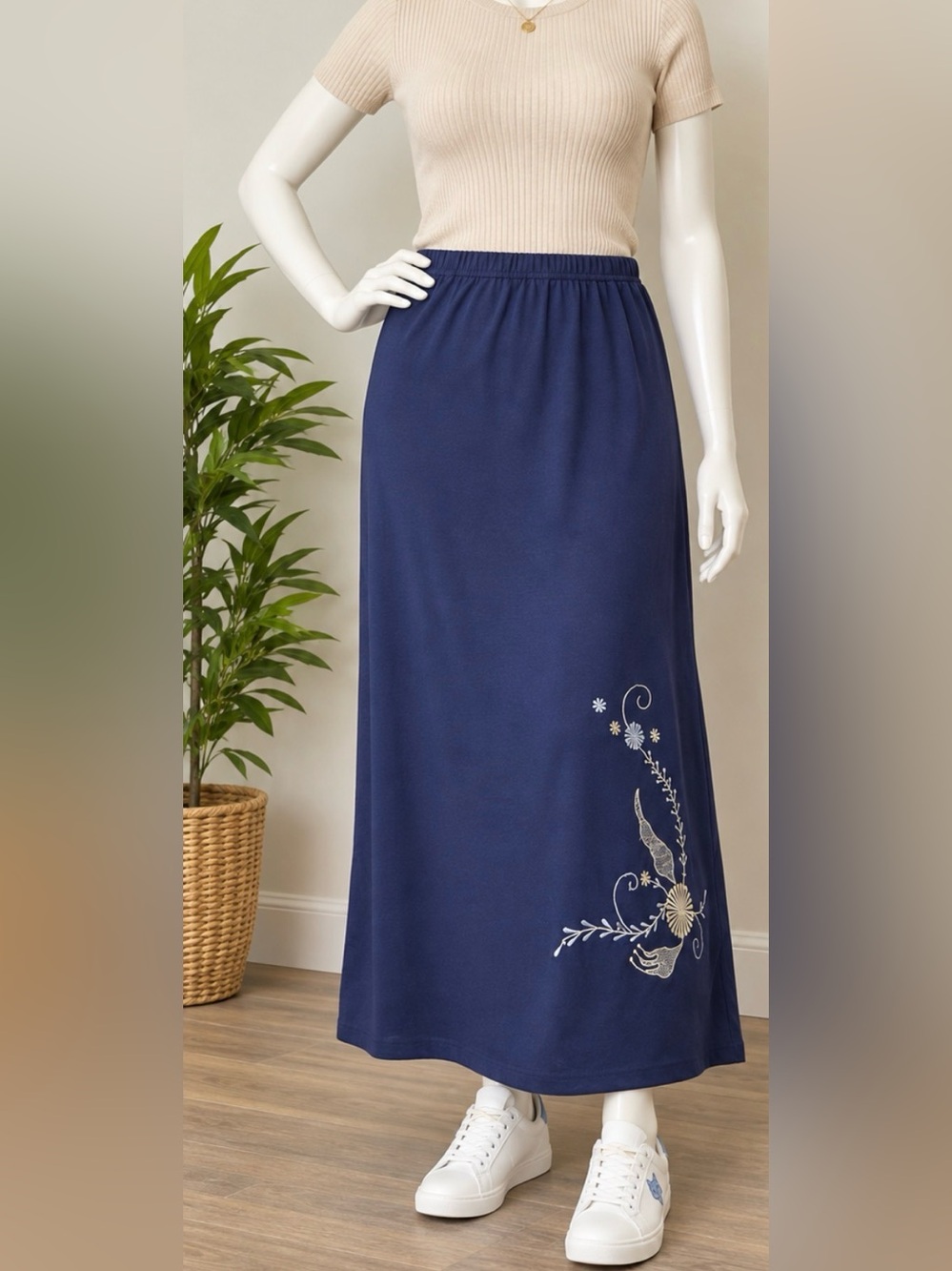 Alex  kin Navy Blue Embroidered Floral Maxi Skirt PS Petite Elastic Waist Boho